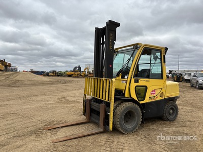 Hyster H90FT 8650 lb Pneumatic Tire Forklift
