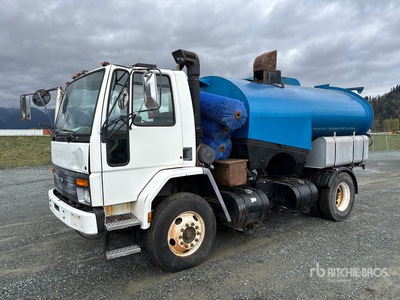 Vactor SVIII on 1995 Ford CF7000 Autocarro spazzatrice