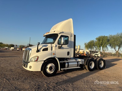 2013 Freightliner Cascadia 113 6x4 3-Achs Sattelzugmaschine