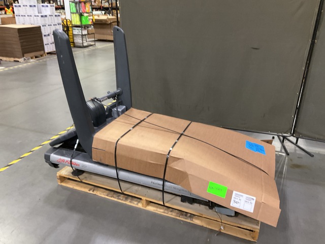Life Fitness 95T Treadmill