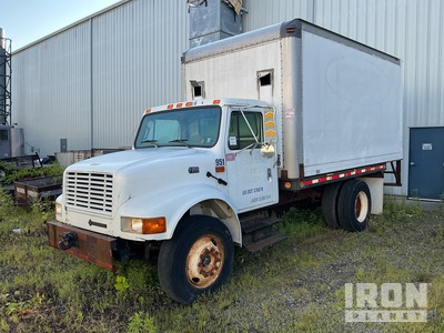 2001 International 4700 4x2 Van Truck