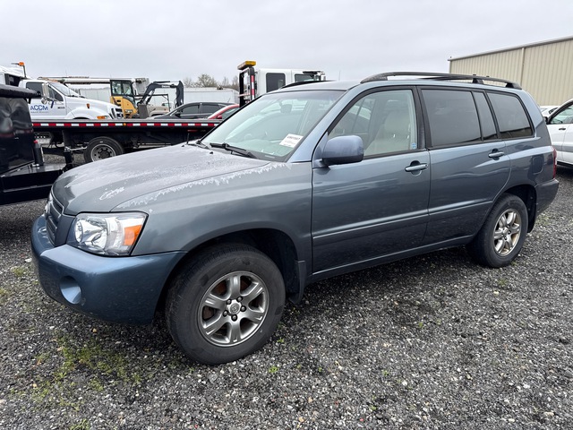2004 Toyota Highlander 2WD SUV