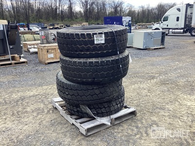 (4) Michelin 385/65R22.5 Tires w/Wheels