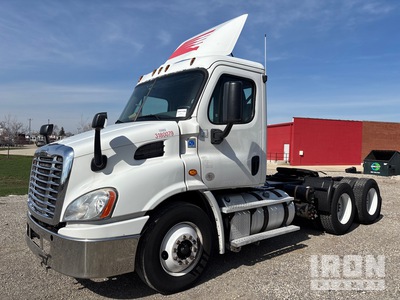 2018 Freightliner Cascadia 113 6x4 T/A Day Cab Truck Tractor