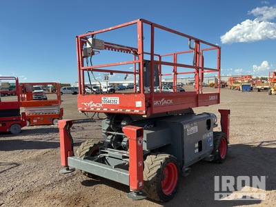 2017 Skyjack SJ6826 RT Dual Fuel 4x4 Hebebühne