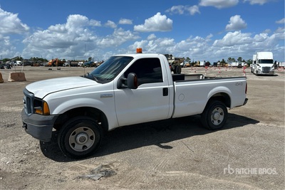 2006 Ford F-250 4x4 Pickup (Inoperable)