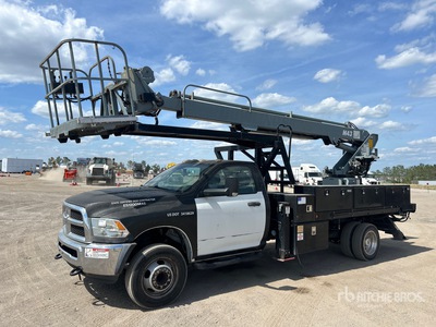 Elliot 43 ft on 2014 Ram 5500 4x2 Camión con Cesta Elevadora
