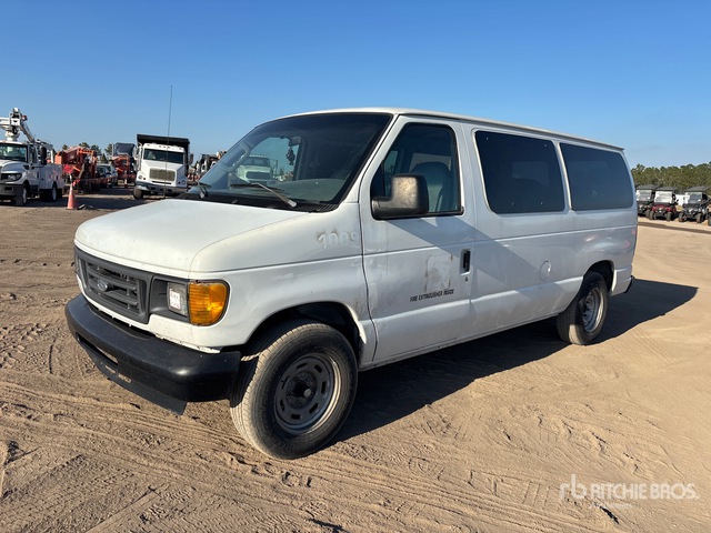 2005 Ford E-150 2005 Ford E-150 8 Passenger Van