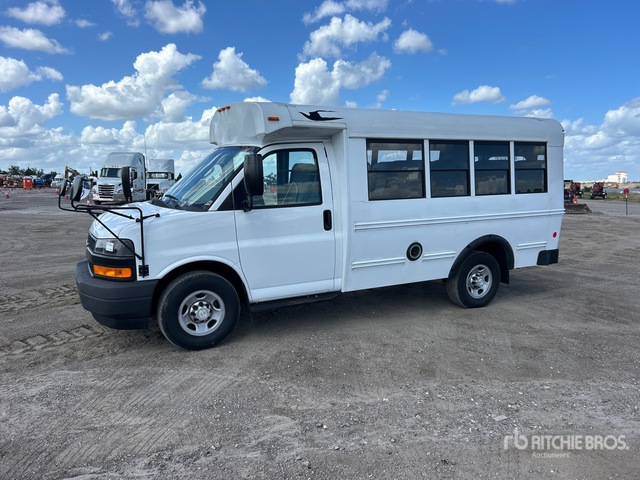2018 Chevrolet Express G3500 4x2 14-Seat Mini Bus | Ritchie Bros ...
