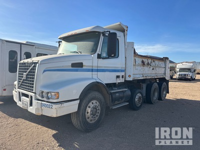 2002 Volvo VHD Dump Truck