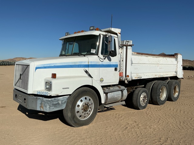 2001 Volvo WG64 6x4 Dump Truck