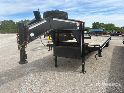 2015 Texas Pride 40 ft T/A Gooseneck Equipment Trailer
