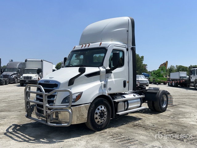 2020 Freightliner Cascadia 116 4x2 S/A Day Cab Truck Tractor