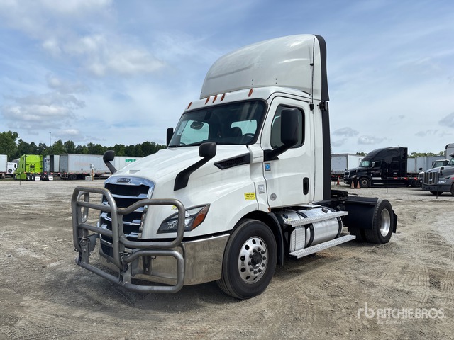 2020 Freightliner Cascadia 116 4x2 S/A Day Cab Truck Tractor
