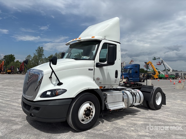 2019 International RH613 4x2 S/A Day Cab Truck Tractor