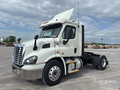 2017 Freightliner Cascadia 113 4x2 Cabeza Tractora Cabina Corta