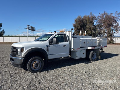 2019 Ford F-550 4x4 Camion de combustible y lubricacion