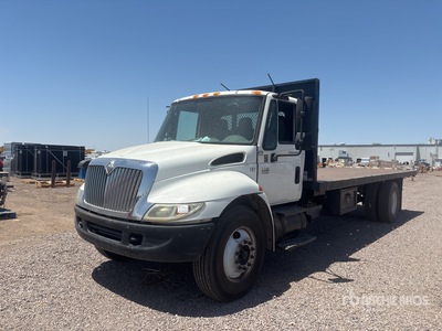 2008 International 4400 4x2 Flatbed Truck