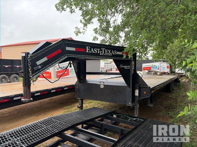 2024 East Texas 32 ft T/A Gooseneck Equipment Trailer
