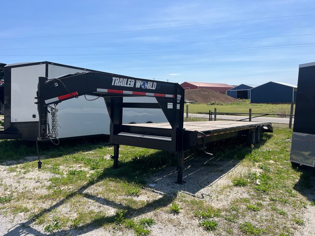 2022 Trailer World 8300 lb 35 ft T/A Gooseneck Equipment Trailer
