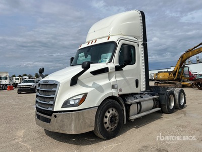 2019 Freightliner Cascadia 116 6x4 T/A Day Cab Truck Tractor