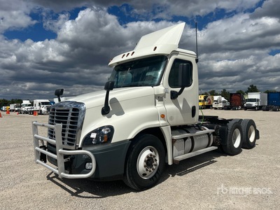 2018 Freightliner Cascadia 125 6x4 T/A Day Cab Truck Tractor