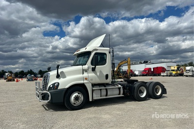 2018 Freightliner Cascadia 125 6x4 T/A Day Cab Truck Tractor