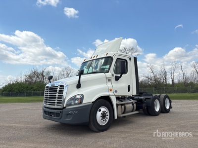 2019 Freightliner Cascadia 125 6x4 T/A Day Cab Truck Tractor