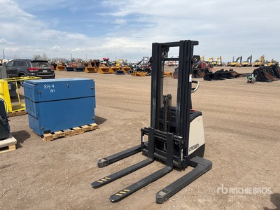 Crown SP 3000 Series Poste de conduite élevable