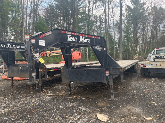 2024 Trailmax 12000 lb 40 ft T/A 8 ft Extendable Gooseneck Equipment Trailer