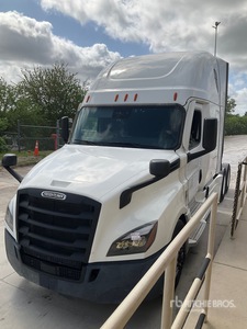 2020 Freightliner Cascadia 126 T/A Sleeper Truck Tractor