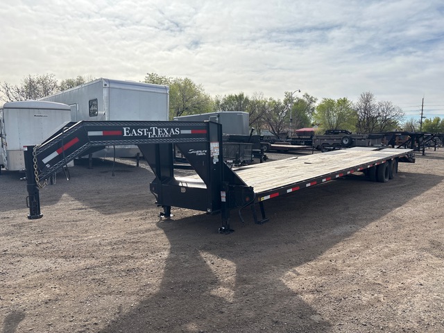 2023 East Texas 40 ft T/A Gooseneck Flatbed Trailer