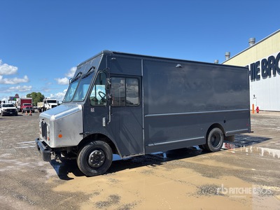 2020 Freightliner MT45 4x2 Furgón de Reparto