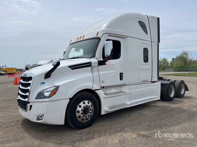 2022 Freightliner Cascadia 126 6x4 T/A Sleeper Truck Tractor