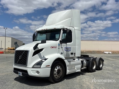 2020 Volvo VNR300 6x4 T/A Day Cab Truck Tractor
