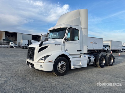 2020 Volvo VNR300 6x4 Cabeza Tractora Cabina Corta