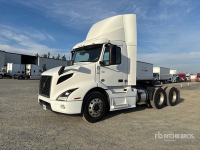 2020 Volvo VNR300 6x4 Cabeza Tractora Cabina Corta