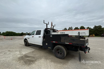 2018 Ram 3500 4x4 Crew Cab Flatbed Truck