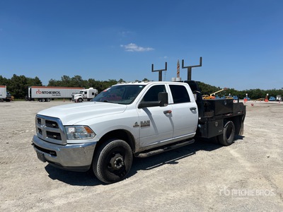 2018 Ram 3500 4x4 Crew Cab Flatbed Truck