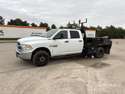 2018 Ram 3500 4x4 Crew Cab Flatbed Truck