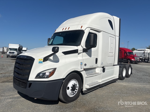 2021 Freightliner Cascadia 126 6x4 T/A Sleeper Truck Tractor