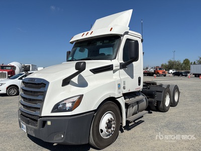 2020 Freightliner Cascadia 126 6x4 T/A Day Cab Truck Tractor