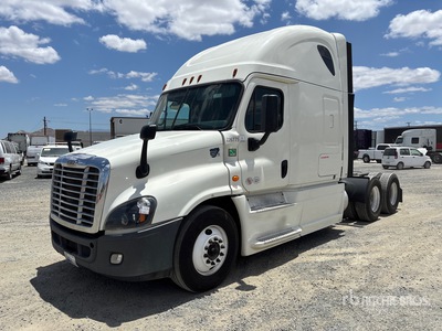 2019 Freightliner Cascadia 125 6x4 T/A Sleeper Truck Tractor
