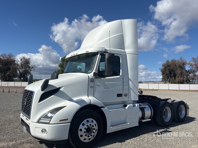 2020 Volvo VNR64300 6x4 Cabeza Tractora Cabina Corta
