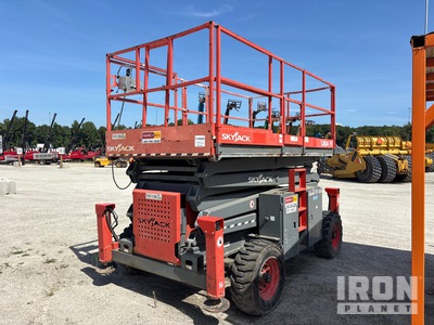 Skyjack SJ8841 RT 4x4 Dual Fuel Scissor Lift