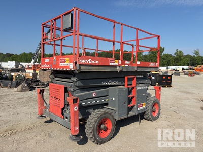 2016 Skyjack SJ8841 Dual Fuel 4x4 Elevador de tijera