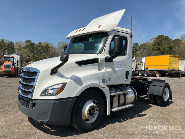 2019 Freightliner Cascadia 126 4x2 S/A Day Cab Truck Tractor