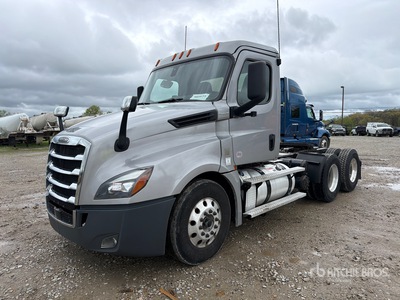 2020 Freightliner Cascadia 126 6x4 T/A Day Cab Truck Tractor