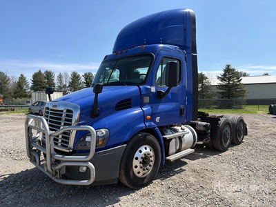 2020 Freightliner Cascadia 113 6x4 T/A Day Cab Truck Tractor