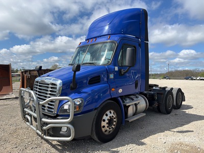 2020 Freightliner Cascadia 113 6x4 T/A Day Cab Truck Tractor